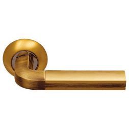 Ручка межкомнатная ARCHIE SILLUR 96 S.GOLD/BR Grandazo Line
